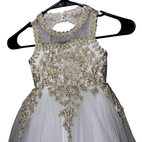 GIRLS FORMAL GOWN WITH HOOP SKIRT WHITE WITH GOLD EMBROIDARY SIZE 2-3Y - Picture 6 of 8